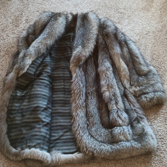 Brand New Silver fox fur coat🥰🥰🥰 - Picture 2 of 5
